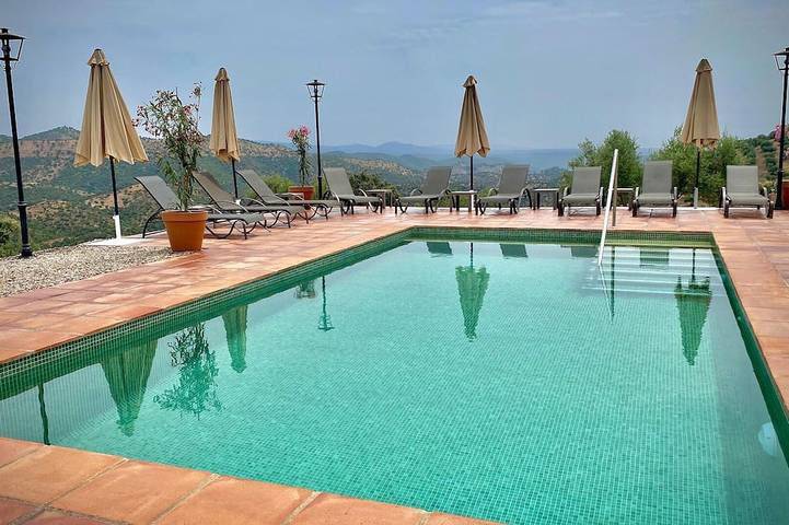 Casa rural para 18 personas, con balcón - 1