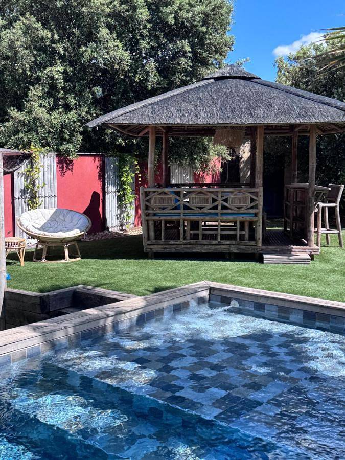 Location de vacances pour 6 personnes, avec jacuzzi ainsi que piscine et jardin à Lançon-Provence - 2