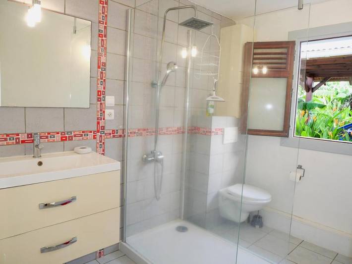 Gîte pour 2 personnes, avec vue ainsi que terrasse et jardin, animaux acceptés à Gourbeyre - 4