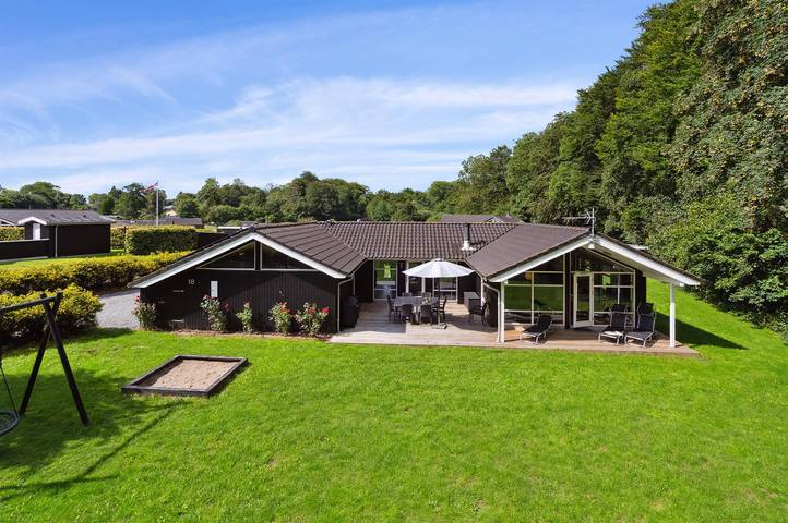 Ferienhaus für 10 Personen, mit Whirlpool und Terrasse sowie Sauna in Loddenhøj