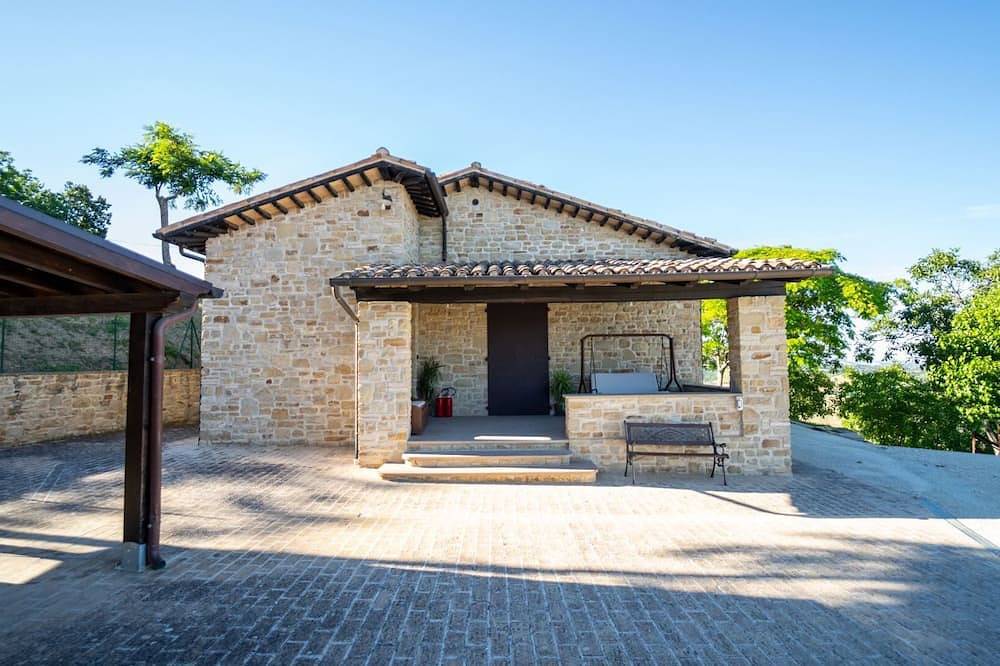Villa Elena: Your ideal holiday with an unforgettable view! in San Severino Marche, Provincia de Macerata