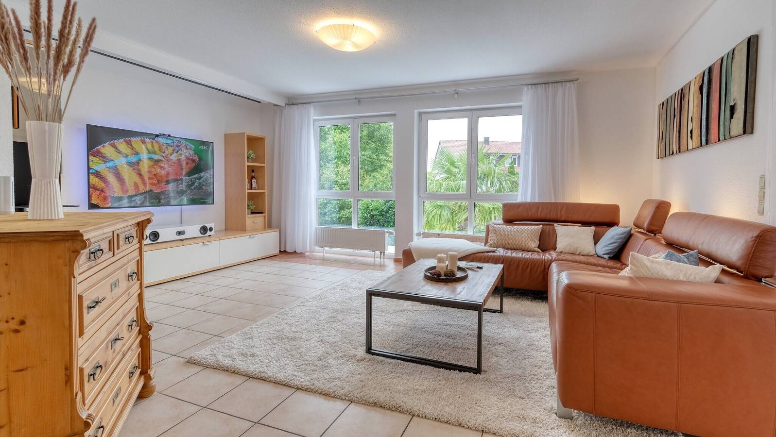Ganze Wohnung, Ferienwohnung 'Iris und Uwe' mit Bergblick, privater Terrasse und Wlan in Markdorf, Region Bodensee-Oberschwaben