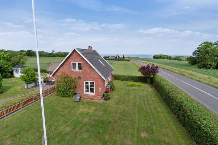 Feriehus for 6 personer, med have og terrasse, husdyr tilladt - 1