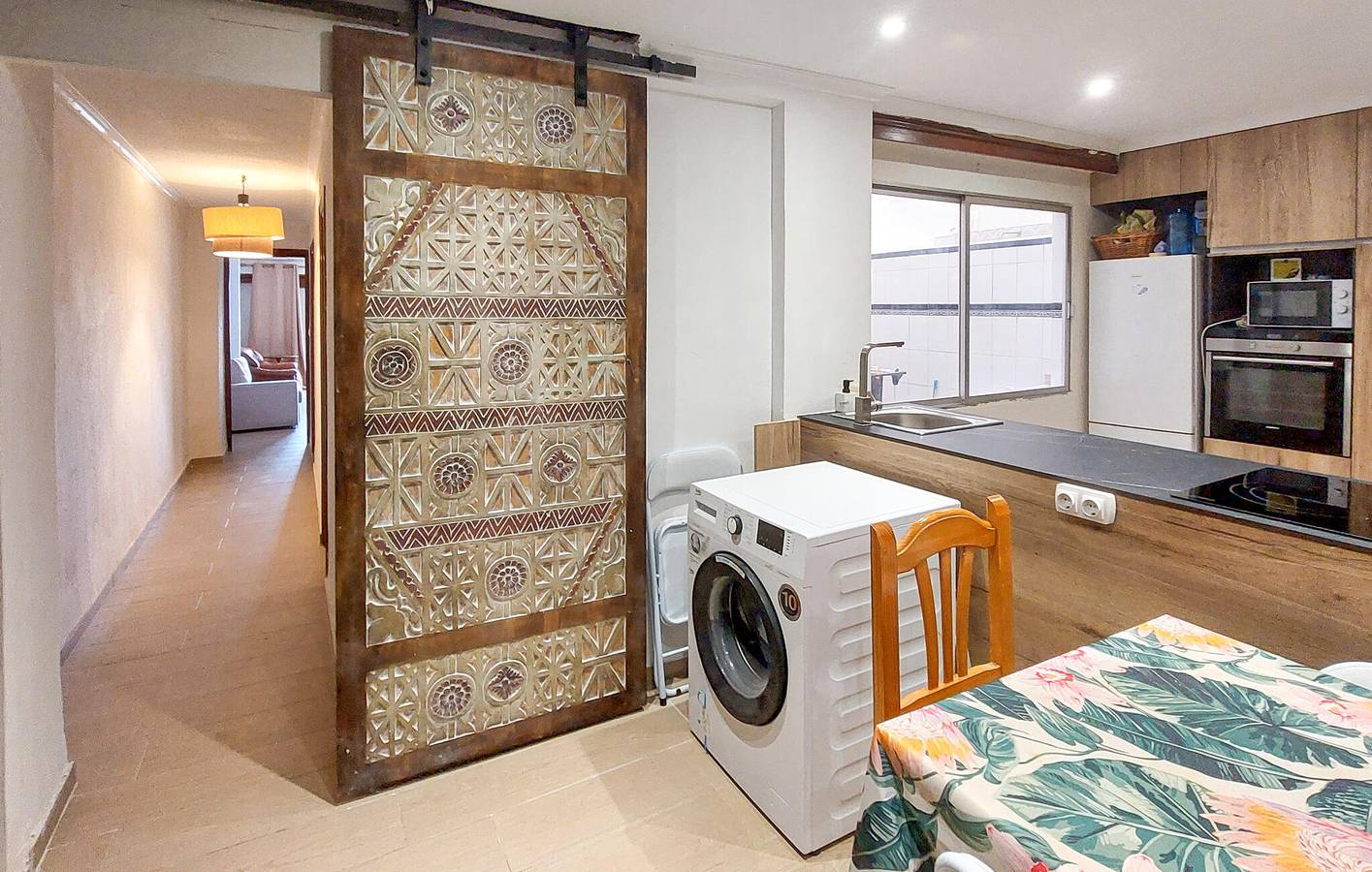 Apartamento vacacional entero, Acogedor apartamento cerca de Puerto Deportivo con jardín y WiFi in Raval Roig, Alicante