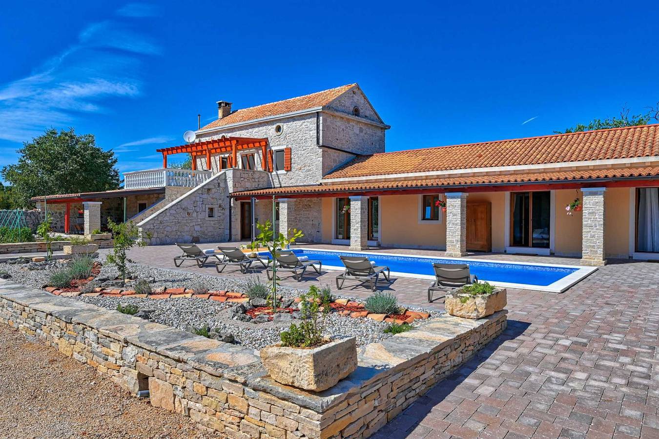 Villa Jacassa with heated pool and jacuzzi in Biograd na Moru, Région de Zadar