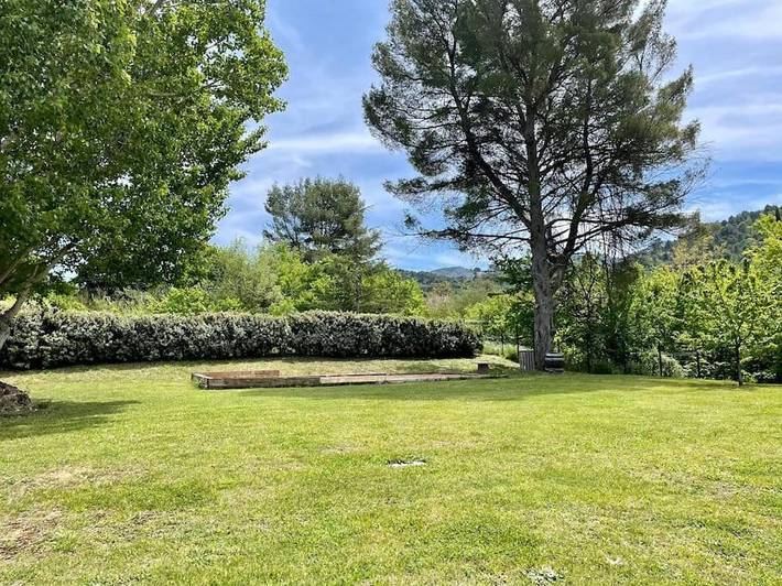 Location de vacances pour 6 personnes, avec piscine ainsi que vue et jardin à Simiane-Collongue - 4