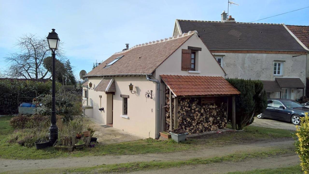 One-Bedroom House in Jouy-sur-Morin, Seine-et-Marne