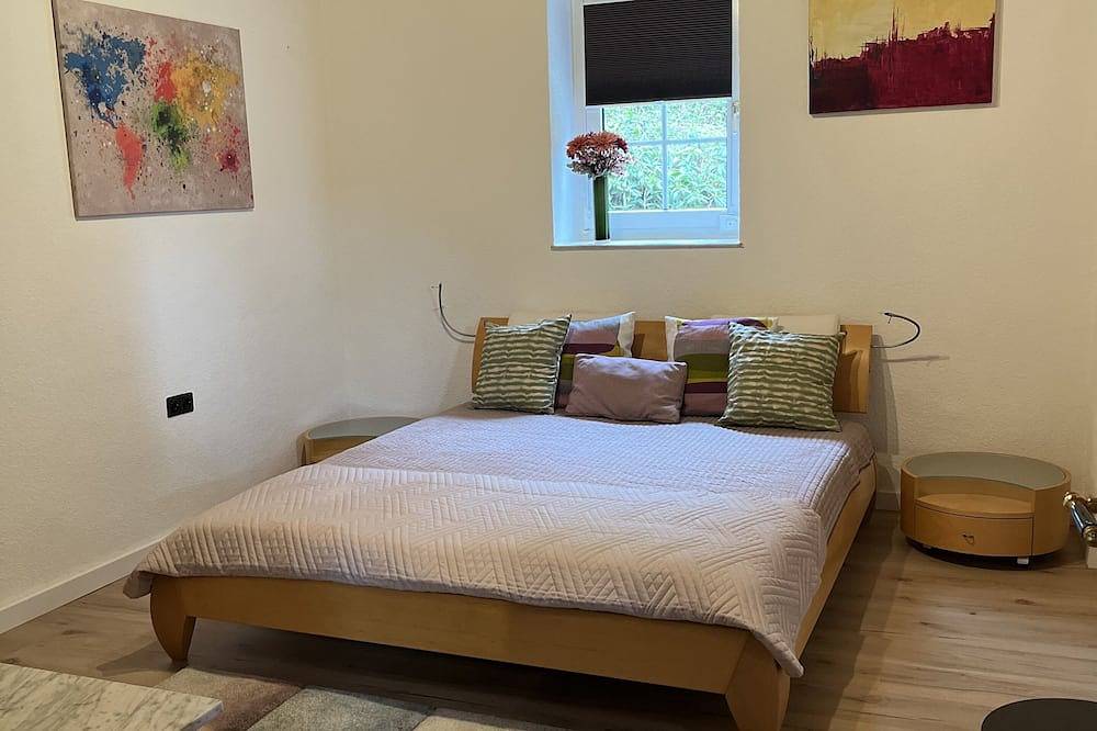 Ganze Wohnung, Ferienwohnung mit Whirlpool und Sauna im Außenbereich in Horn-Bad Meinberg, Kreis Lippe