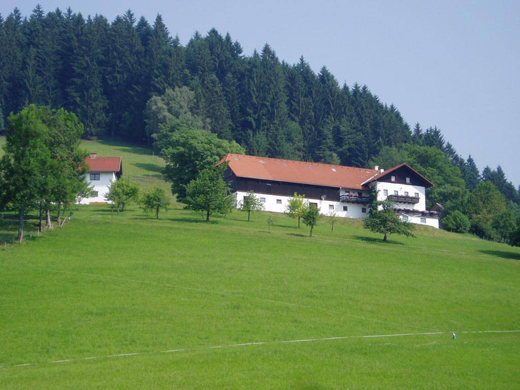Biohof Himbrechtsöd - Ferienwohnung 1 mit Balkon und schöner Aussicht in Waidhofen an der Ybbs, Mostviertel Region