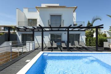 Villa pour 8 personnes, avec balcon à Faro