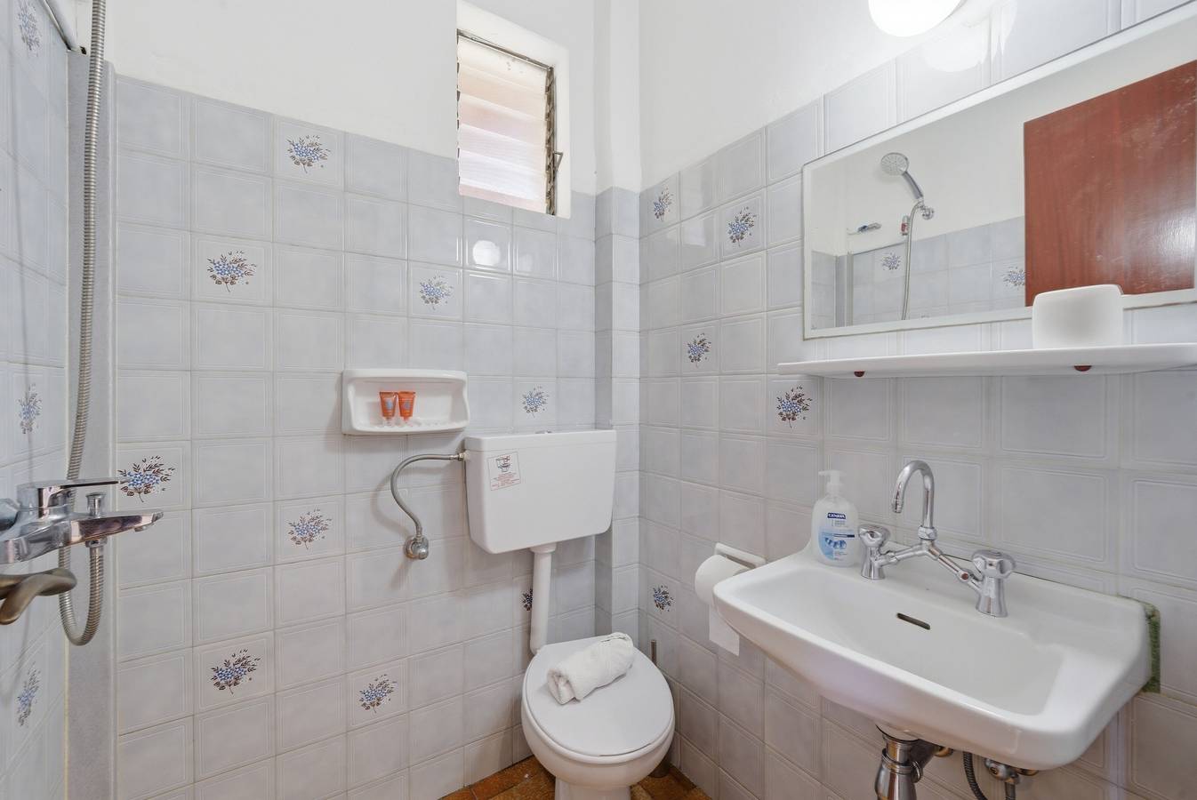 Studio-appartement 'Alexandra Studio 12' met privébalkon en Wi-Fi, foto 8