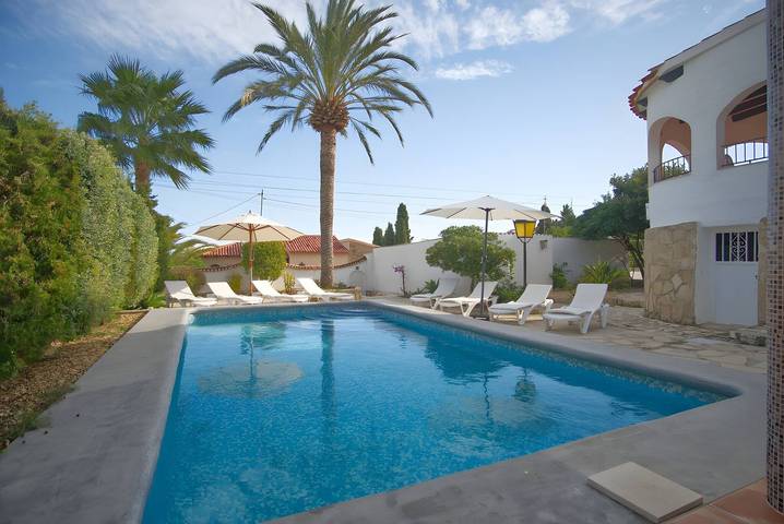 Ganze Wohnung, Ferienwohnung 'Inferior' mit Balkon, WLAN und Klimaanlage in Calpe, Costa Blanca