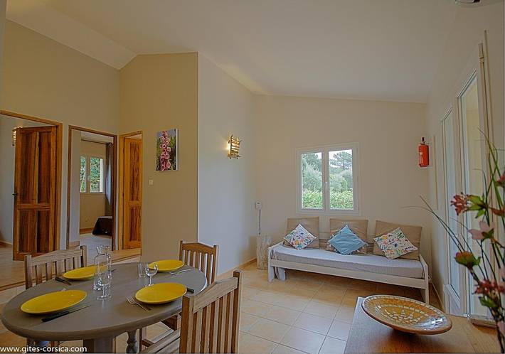 Gîte pour 4 personnes, avec Terrasse et Jardin ainsi que Piscine et Vue à Monacia-d'Aullène - 4