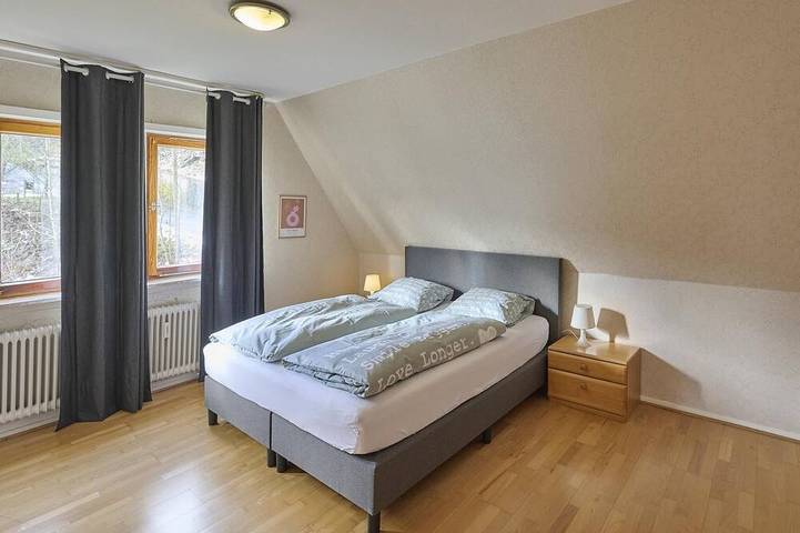 Ferienhaus für 16 Personen, mit Balkon und Sauna sowie Garten in Schmallenberg - 3