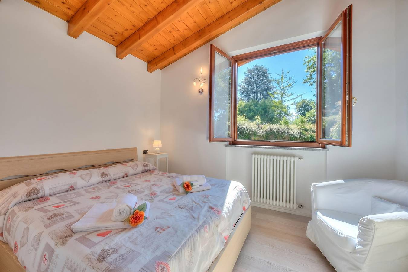Appartamento intero, La Brezza Del Lago Maggiore: Apartment with Terrace and View in Spiaggia di Ceresolo, Laveno-Mombello