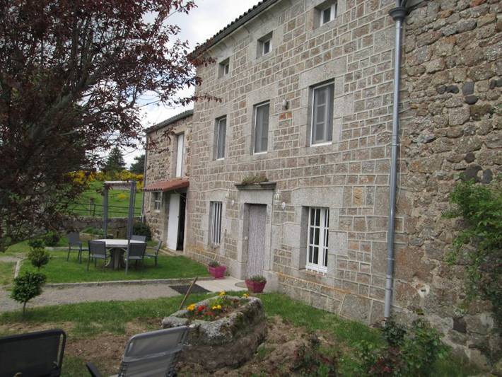 Vacation rental for 10 people, with Yard in Auvergne