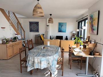 Gîte pour 6 personnes, avec jardin ainsi que terrasse et vue, animaux acceptés dans Brains