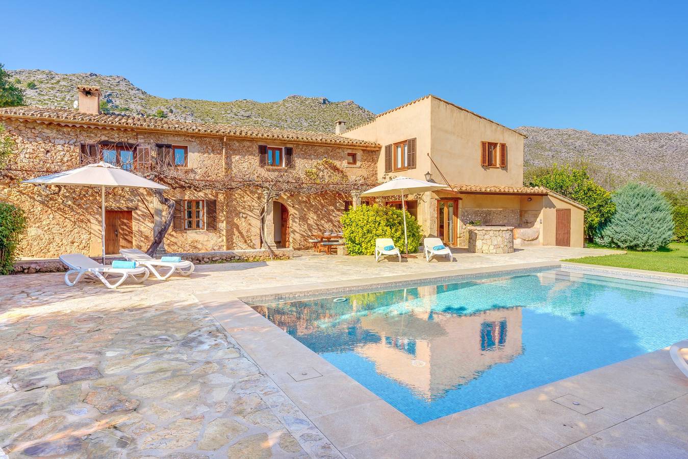 Casa rural 'Finca El Clos' con Wi-Fi, jardín, terraza y piscina in Pollensa Ciudad, Pollença