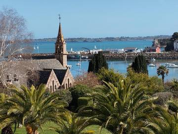 Gîte pour 8 personnes, avec jardin, animaux acceptés dans Loguivy de la Mer