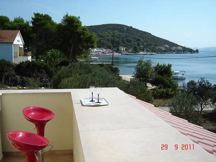 Studio für 2 Personen, mit Balkon und Garten in Molat