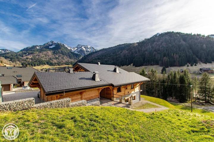 Gîte pour 8 personnes, avec jardin et terrasse