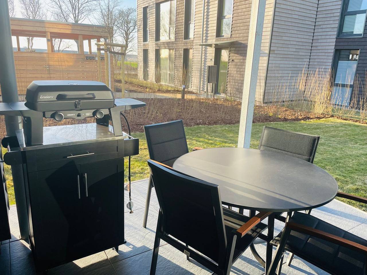 Hel lägenhet, Marienlücht – Erdgeschoss. Sauna. Terrasse. Meerblick. Hund erlaubt. in Marienleuchte, Fehmarn