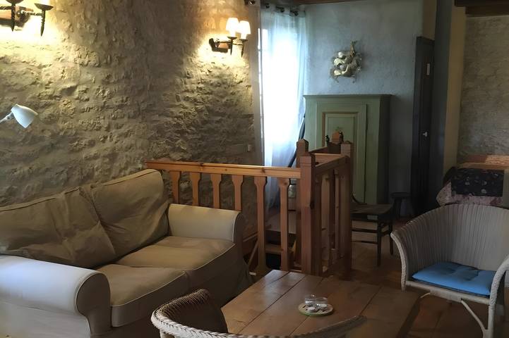 Casa de vacaciones 'Le Petit Cournou' con terraza privada, jardín privado y wifi in Montcuq, Montcuq-en-Quercy-Blanc