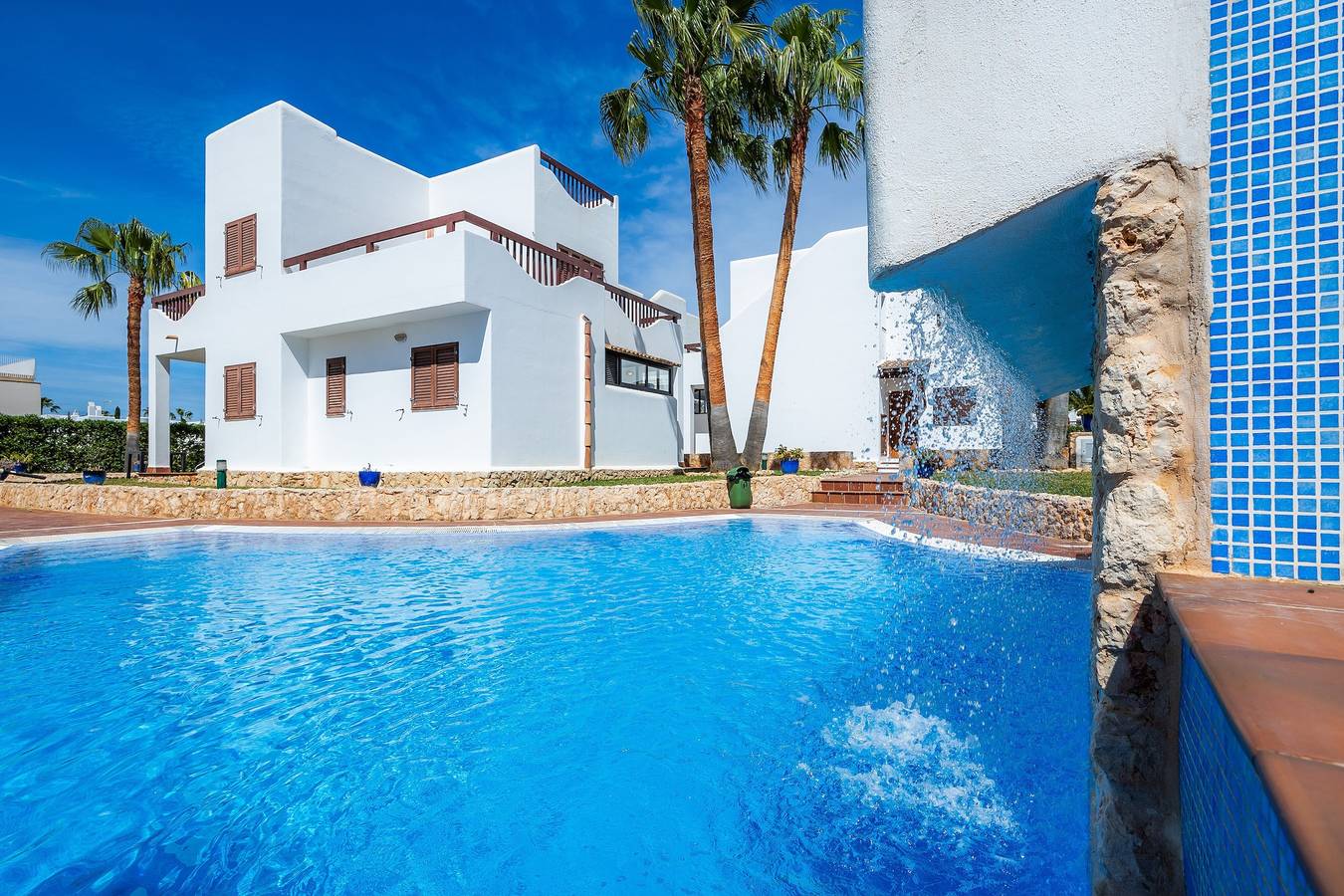Geheel appartement, Appartement La Perla de Cala d'Or 8 met gemeenschappelijk zwembad, tuin & Wi-Fi in Cala Egos, Santanyí