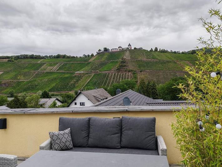 Ferienwohnung für 4 Personen, mit Terrasse und Ausblick in Pünderich