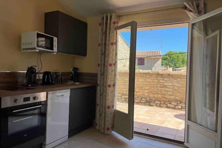 Location de vacances pour 2 personnes, avec Balcon et Jardin à Bezouce