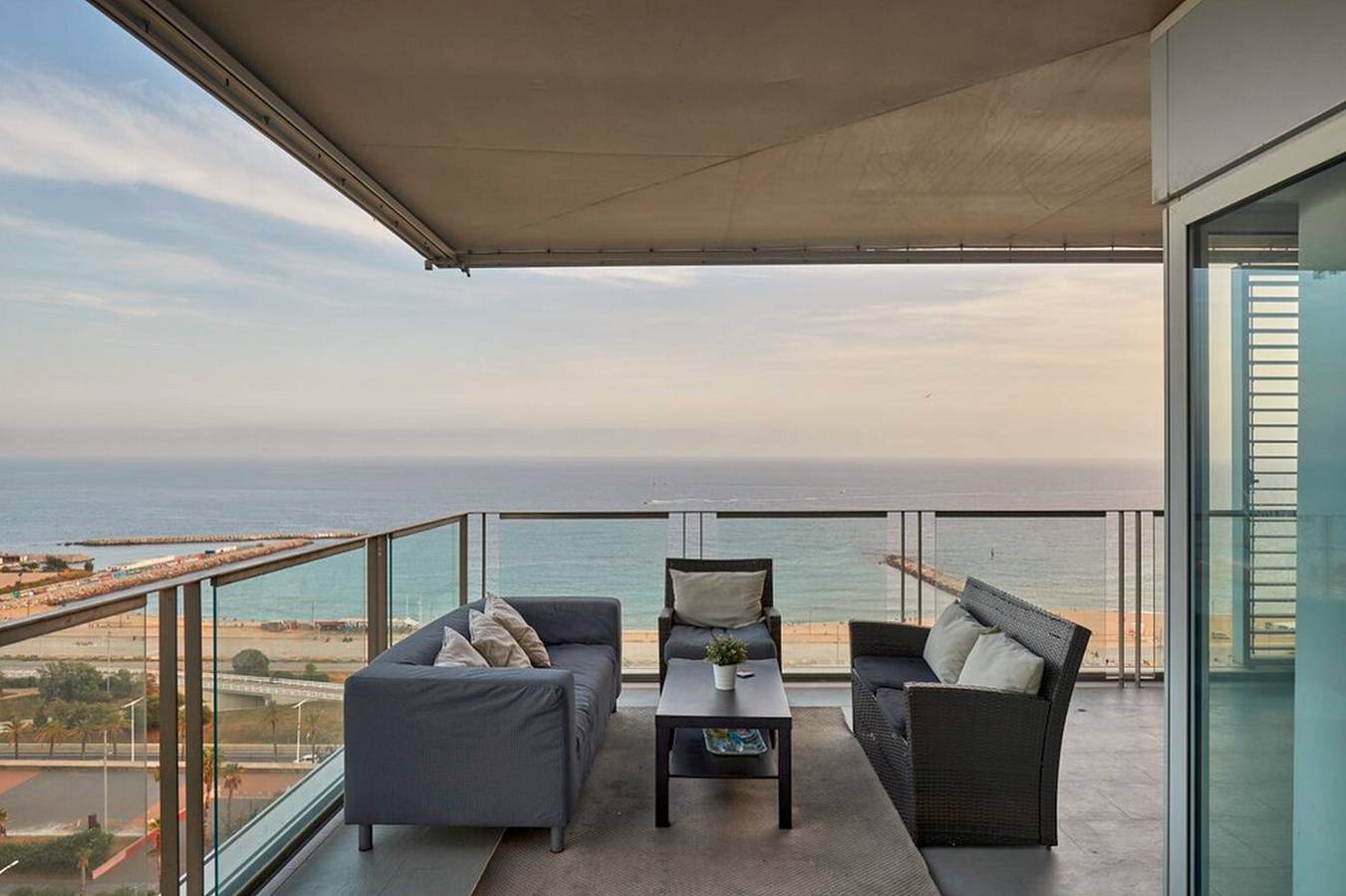Entire apartment, Luxury apartment with amazing views in Barcelona Beach, Barcelona