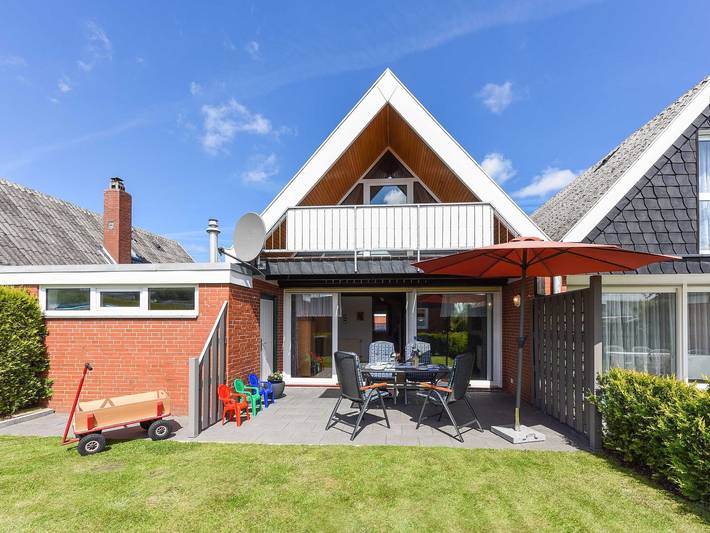 Ferienhaus für 5 Personen, mit Balkon und Terrasse sowie Garten und Sauna in Ostfriesland
