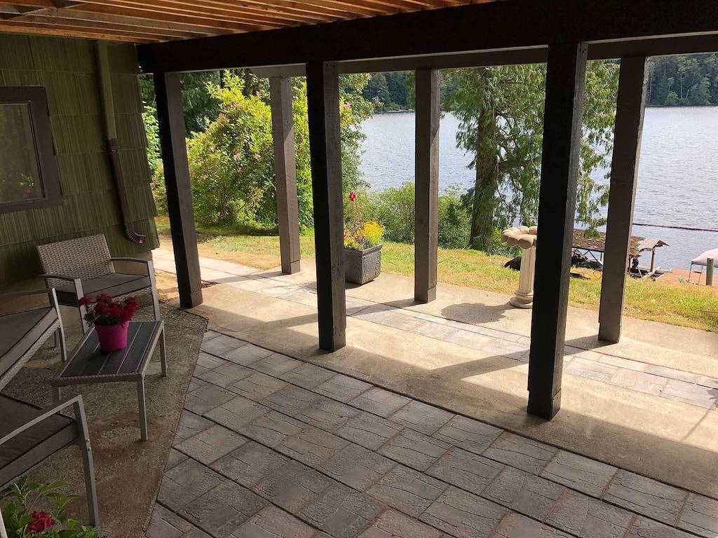 Ganze Wohnung, Wunderschöne Privatsuite am See von Cowichan - für 5 Personen in Youbou / Meade Creek, Cowichan Valley Regional District