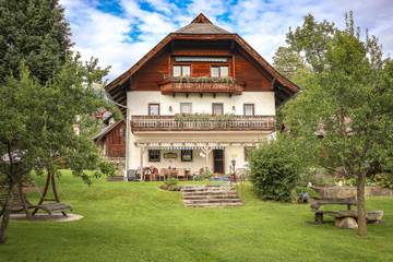 Chalet für 4 Personen, mit Garten und Seeblick, kinderfreundlich am Millstätter See