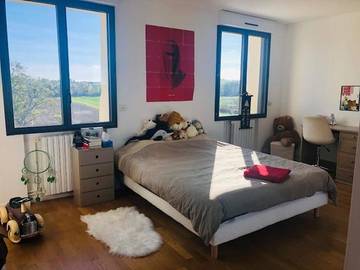 Chambre d’hôte pour 2 personnes, avec terrasse ainsi que vue et piscine dans Yvelines