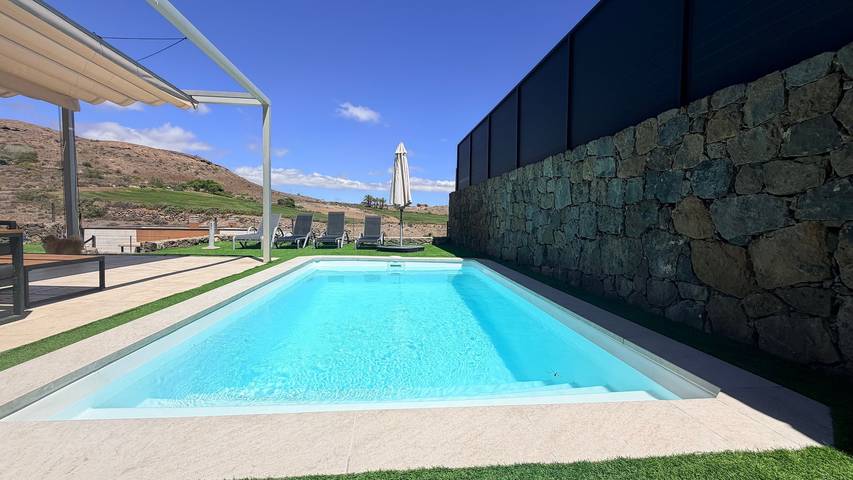 Villa für 6 Personen, mit Balkon und Garten