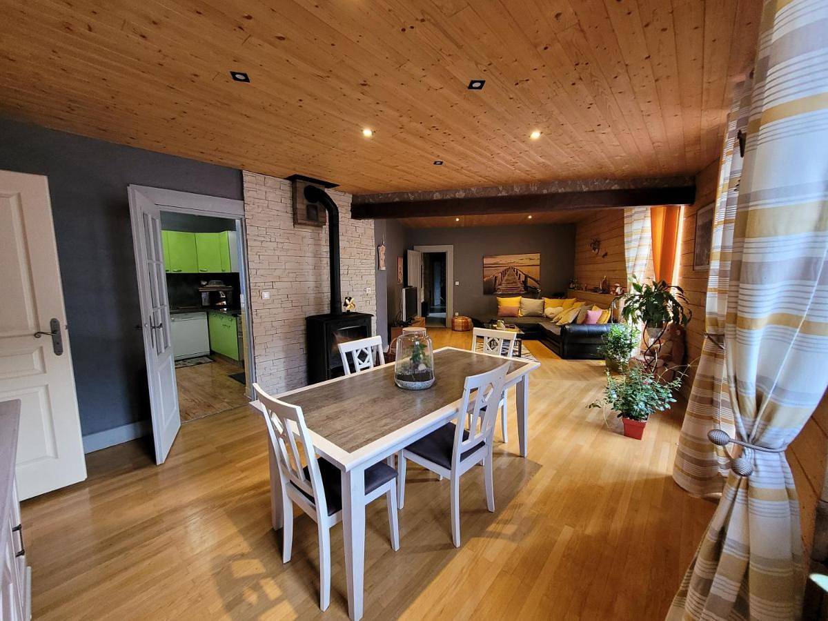 Appartement entier, Three-Bedroom Apartment in La Chapelle-en-Vercors, Parc naturel régional du Vercors