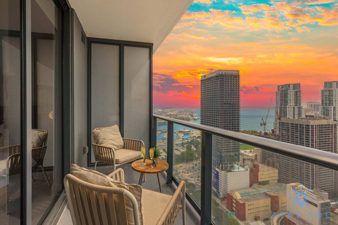 Entire studio, Stylish Studio - Amazing Amenities   Pool in Miami, Florida