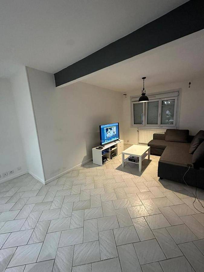 Maison d’hôte pour 9 personnes, avec Balcon et Terrasse ainsi que Jardin et Vue à Goussainville - 3