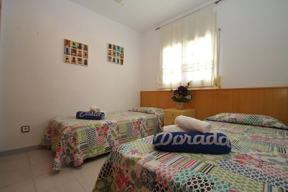 Bedol1 Adosado jardín, piscina comun, Wifi gratis in Montroig, Costa Dorada