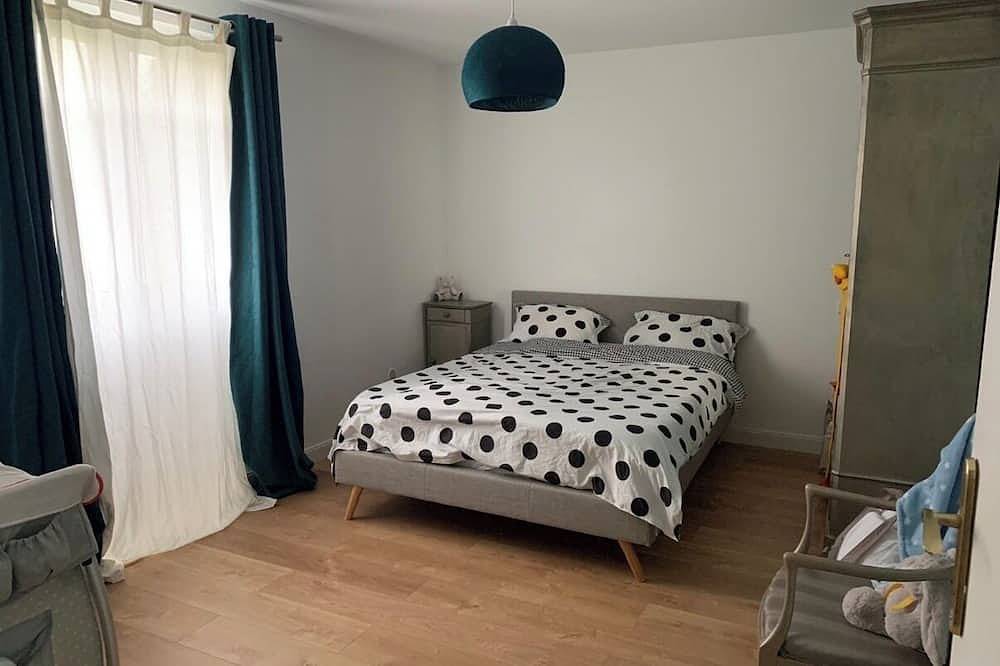 Charmante maison mitoyenne 2 chambres avec jardin à 15 min d’Avignon. in Althen-des-Paluds, Vaucluse