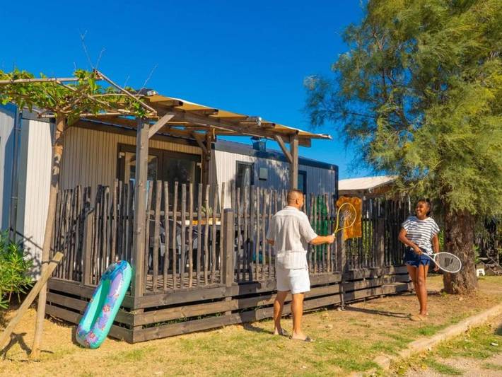 Camping für 6 Personen, mit Terrasse und Pool in Frontignan