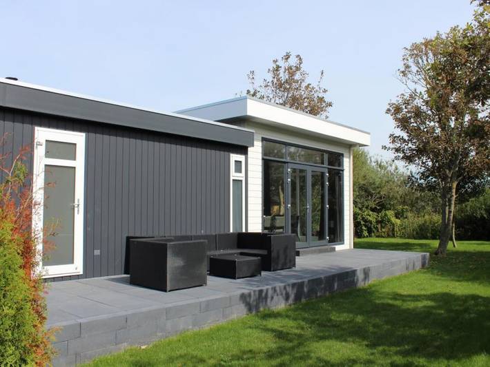 Ferienanlage für 4 Personen, mit Terrasse und Garten in Julianadorp