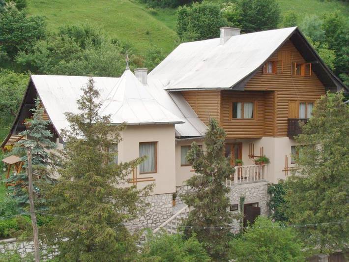 Maison d’hôte pour 3 personnes, avec vue et jardin, adapté aux familles dans Albac - 4