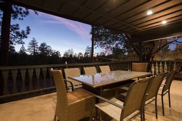 Holiday Home for 10 People in Snow Summit, Big Bear Lake, Photo 2