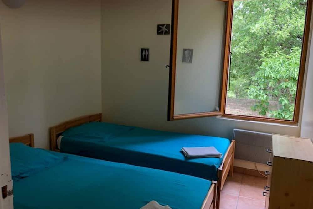 Luberon - Vue Exceptionnelle - Location de Maisonnette 4 Personnes in Ménerbes, Parque natural regional del Luberon