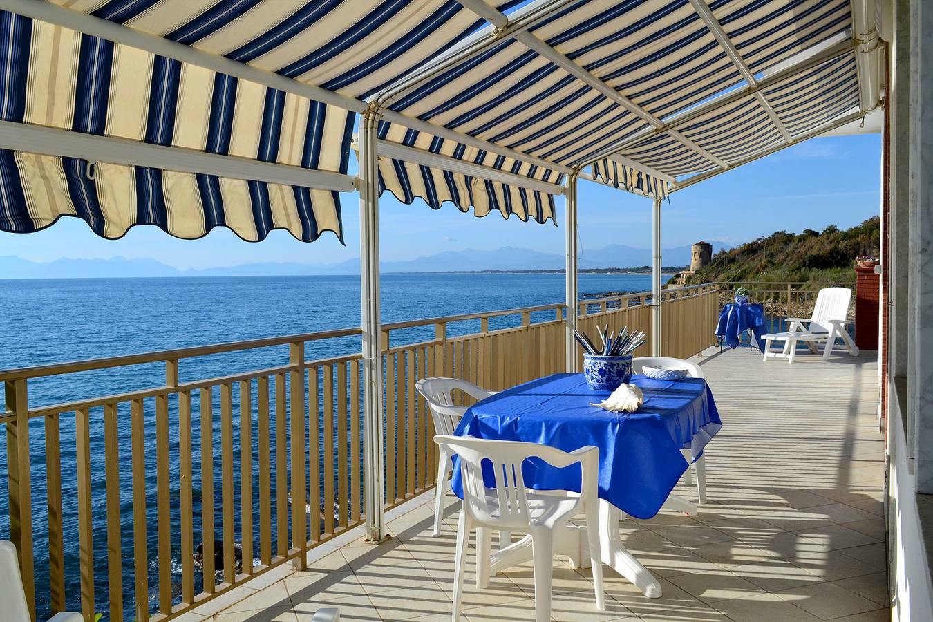 Ganze Ferienwohnung, A picco sul Mare in Cilento