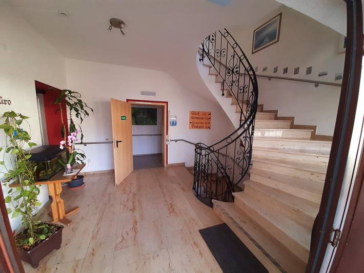 Apartamento inteiro, Haus Naturenergie - 1-Zi Ferienwohnung Eg in Frauenau, Šumava Mountains