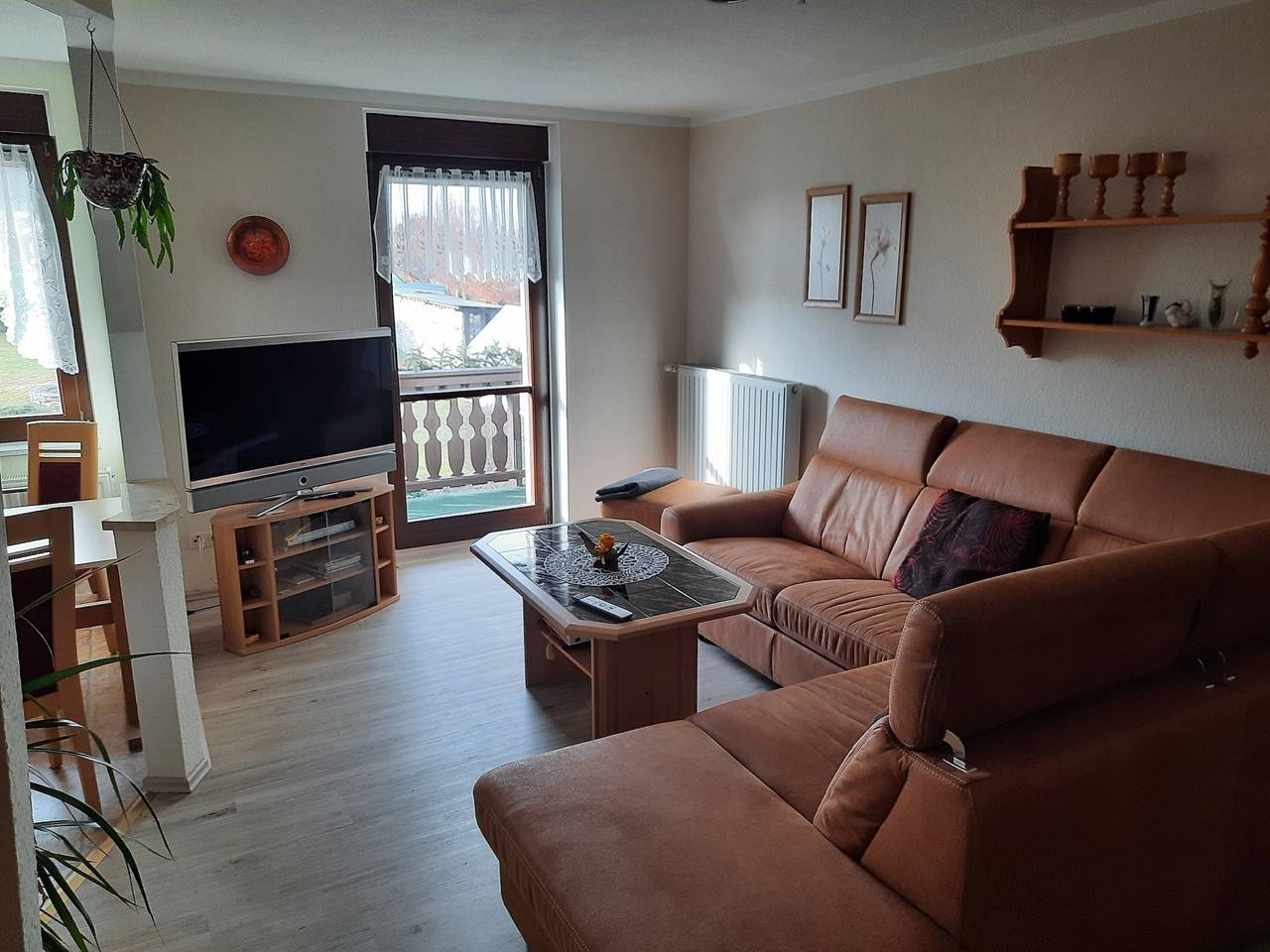 Ganze Wohnung, Ferienwohnung 'Börner' mit Bergblick und Wi-Fi in Frauenstein, Chemnitz und Umgebung