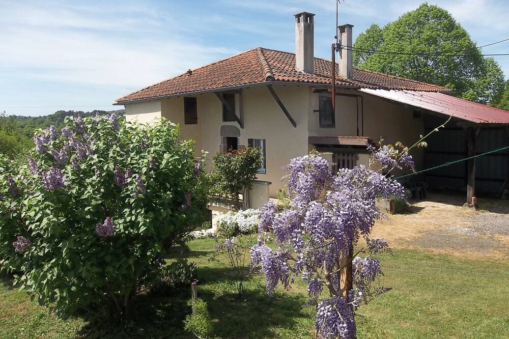 Gite au coeur du Ségala avec piscine privée in Linac, Massif central